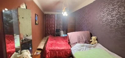 I am selling a 3-room apartment.