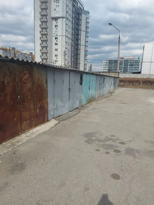 Продам гараж возле метро Дворец Спорта, ГК За Рулем