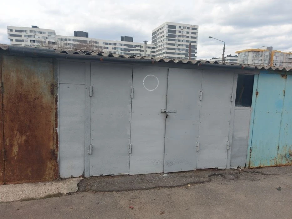 Продам гараж возле метро Дворец Спорта, ГК За Рулем