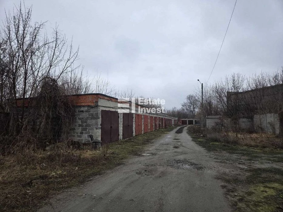 Продам комплекс гаражів по вул. Козакевича, 7