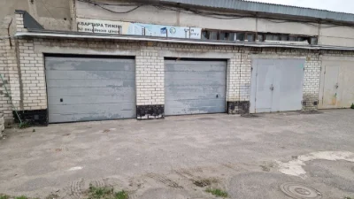 Гараж с ролетными воротами