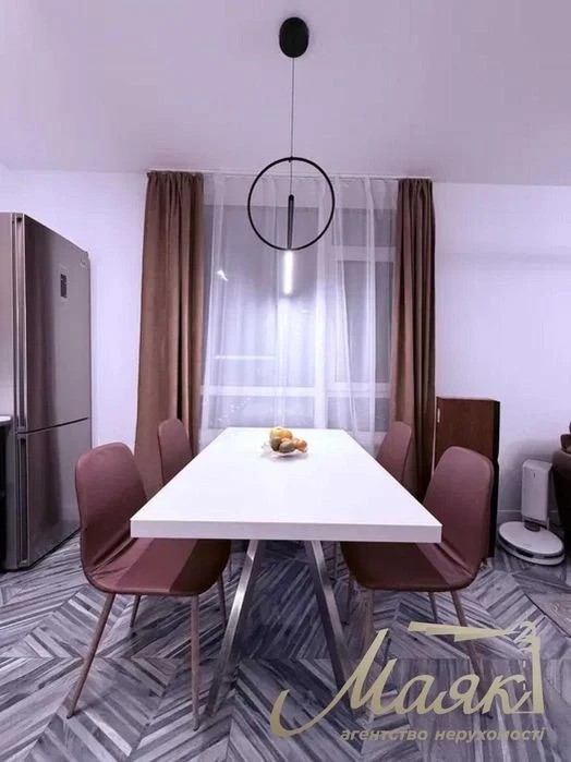 Продаж 3-кімнатної квартири в ЖК Central Park вул. Джона Мак