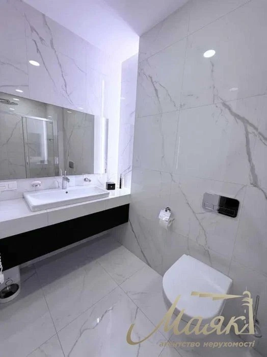 Продаж 3-кімнатної квартири в ЖК Central Park вул. Джона Мак