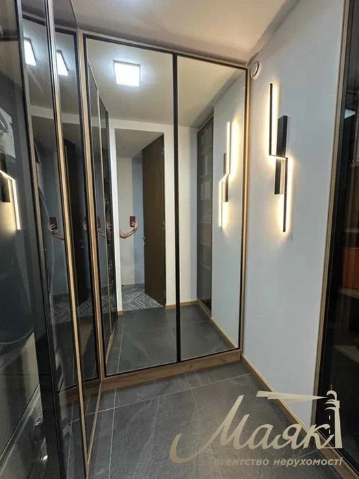 Продаж 3-кімнатної квартири в ЖК Central Park вул. Джона Мак