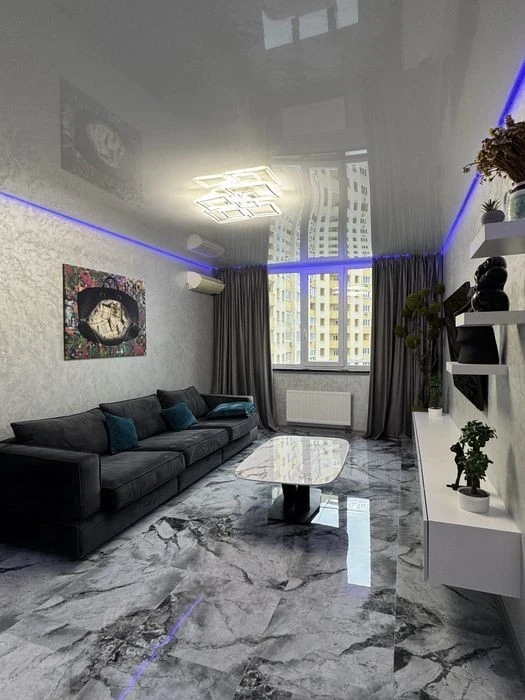 Продаж 3 кімнатна квартира вул. Максимовича 3 г ЖК 4 Сезони