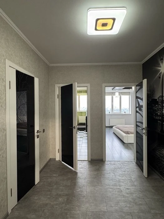 Продаж 3 кімнатна квартира вул. Максимовича 3 г ЖК 4 Сезони
