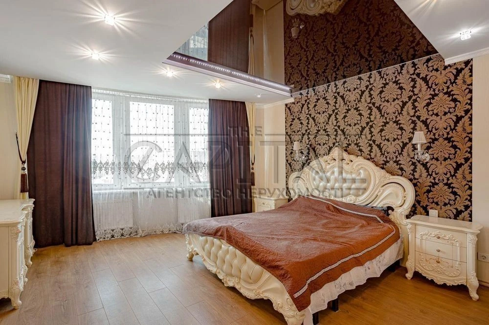 Продаж 3к квартири 98 кв. м на просп. Лобановського 150-162