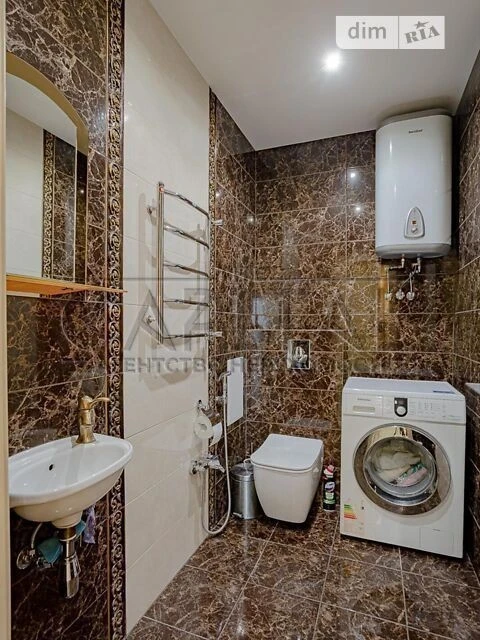 Продаж 3к квартири 98 кв. м на просп. Лобановського 150-162