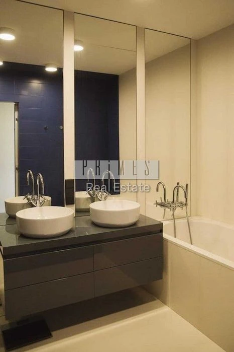 Продаж 3к квартира 135м2 ремонт Коновальця 26А Skyline Печер