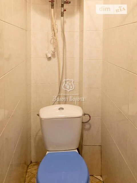 Продаж 2к квартири 45.5 кв. м на вул. Романа Ратушного 12 •