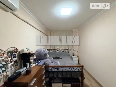 Продаж 2к квартири 43 кв. м на вул. Леоніда Первомайського 1