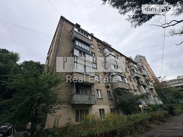 Продаж 2к квартири 43 кв. м на вул. Леоніда Первомайського 1