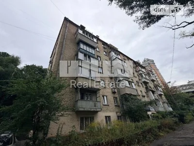 Продаж 2к квартири 43 кв. м на вул. Леоніда Первомайського 1