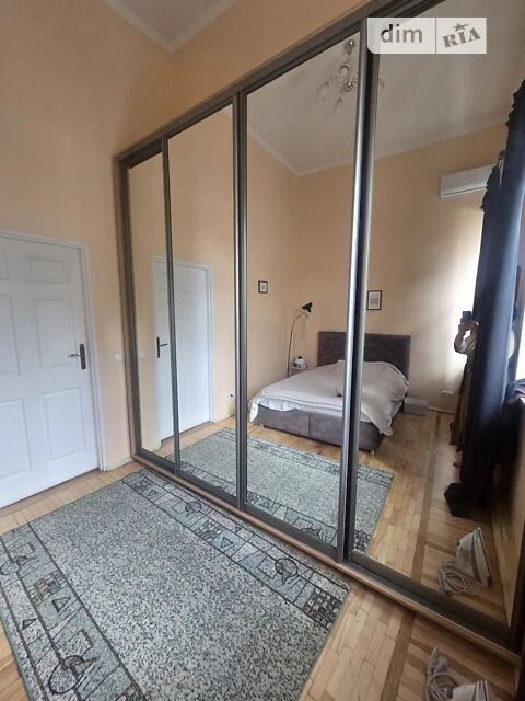 Продаж 2к квартири 52 кв. м на вул. Петра Сагайдачного 14В •