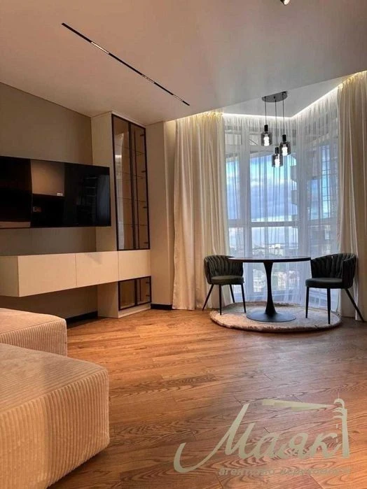 Продаж видової 2-кімнатної квартири в ЖК Delmar, Печерськ, Д