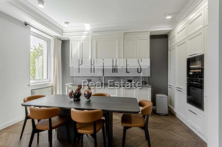 Продаж 4к квартири з ремонтом, вул. Олександра Кониського, 4
