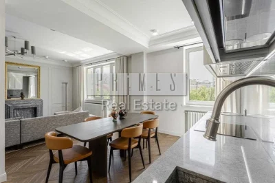 Продаж 4к квартири з ремонтом, вул. Олександра Кониського, 4