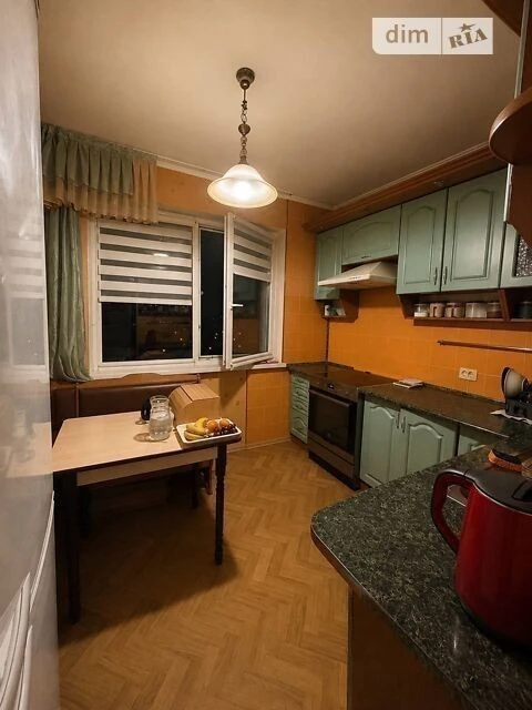 Продаж 3к квартири 72.1 кв. м на вул. Академіка Заболотного