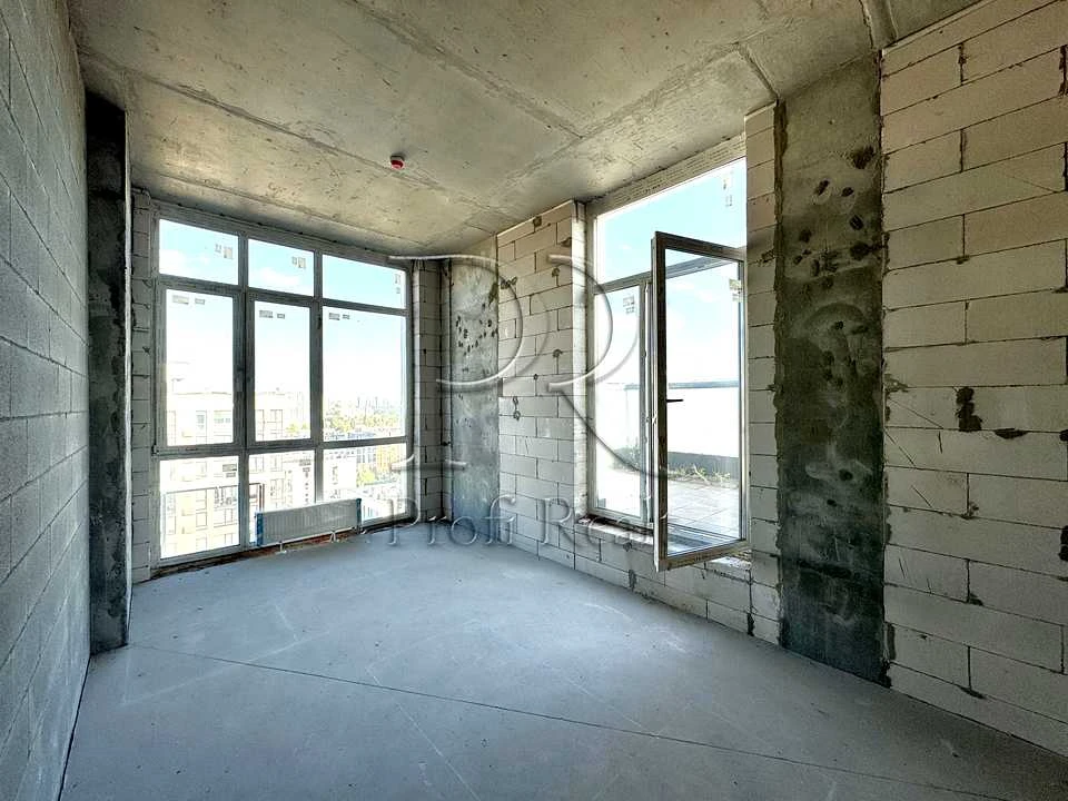 Квартира. Київ, Салютна вул., 2к