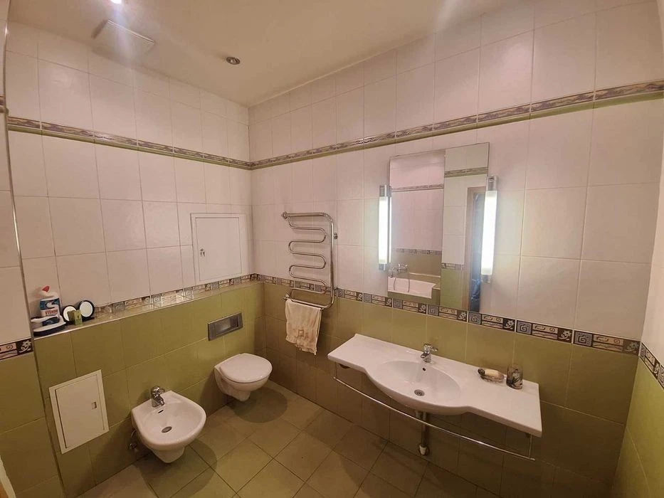 I will sell a 3-room apartment on Sribnokilsky St. 14-A, Poznań