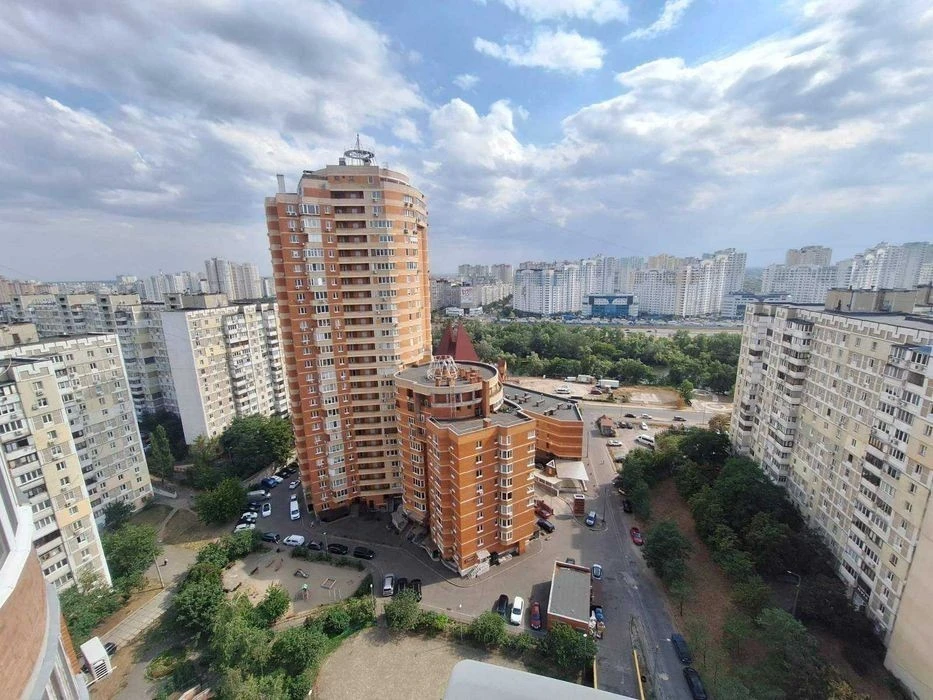 I will sell a 3-room apartment on Sribnokilsky St. 14-A, Poznań