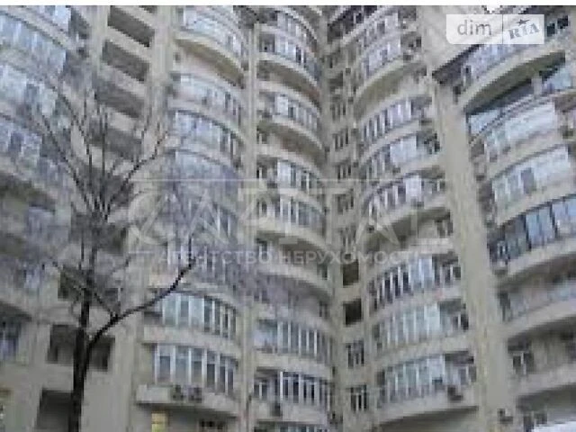 Продаж 3к квартири 136 кв. м на вул. Олександра Кониського 4