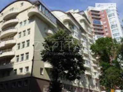 Продаж 3к квартири 136 кв. м на вул. Олександра Кониського 4
