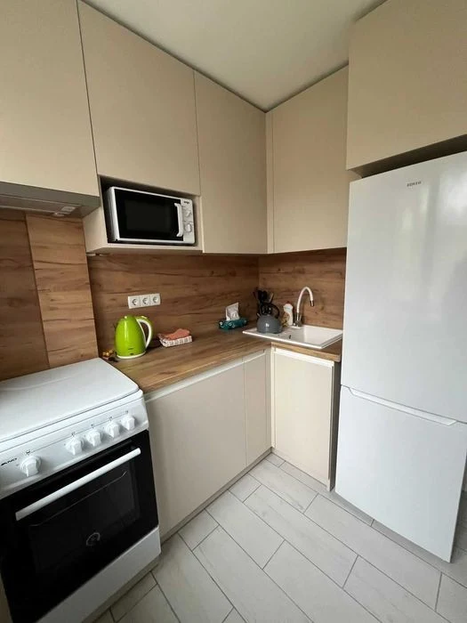 Вул. Михайла Донця, 18Б продаж 2х-кімнатної квартири