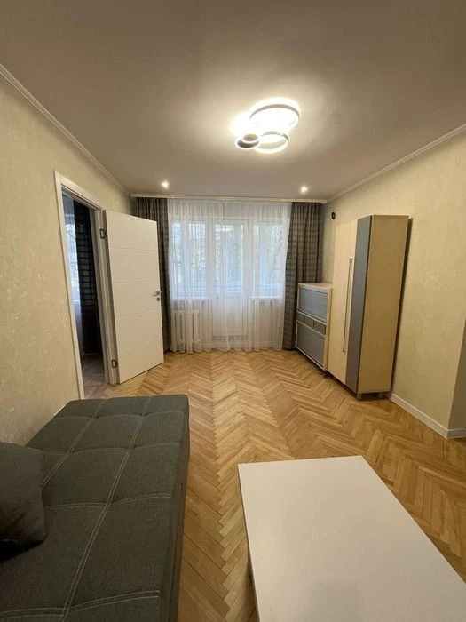 Вул. Михайла Донця, 18Б продаж 2х-кімнатної квартири