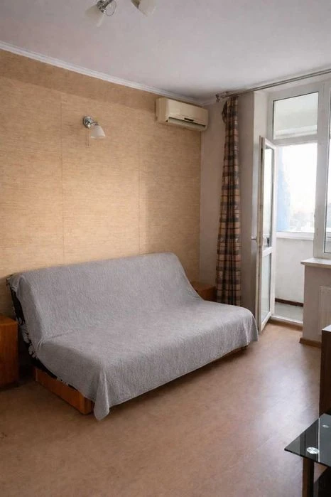 Продаж 3х кімнатної квартири біля метро Осокорки