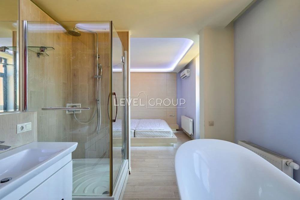 Без%Дизайнерські апартаменти 3к. кв 152м2 /Комфорт Таун /Рег