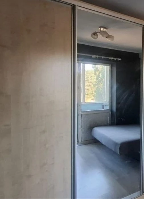 Продаж 1 кімнатної квартири, метро Лісова, Поповича 26