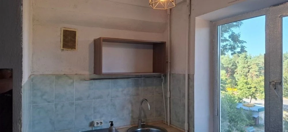 Продаж 1 кімнатної квартири, метро Лісова, Поповича 26