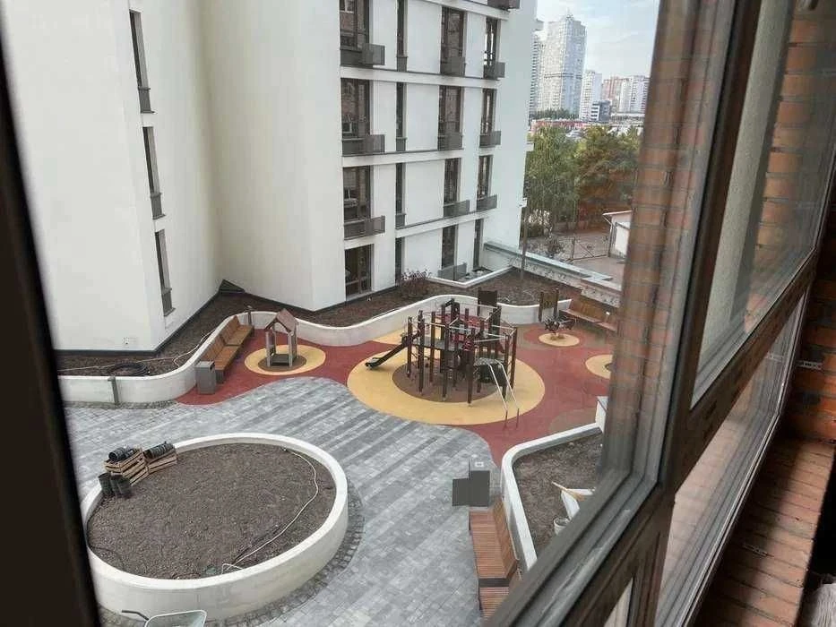 Продаж 1 кімнатної квартири в жк 31, вул. Драгоманова 31А, м