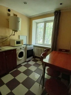 Продаж 1-кімнатної квартири з ремонтом - проспект Повітрофло