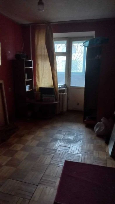 вул. Алматинська, 109а, 4-кімнатна квартира під ремонт, Влас