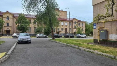 вул. Алматинська, 109а, 4-кімнатна квартира під ремонт, Влас
