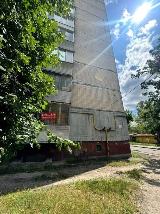 Продам однокімнатну квартиру на Смолича Юрія, 6! Без комісіі