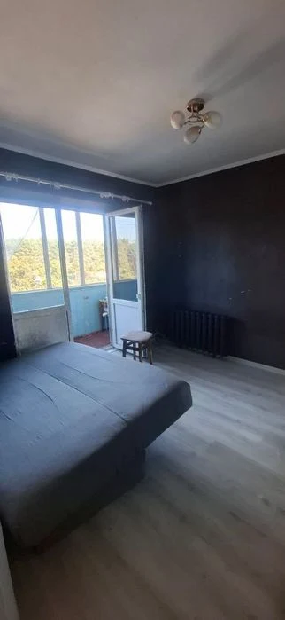 Продаж 1 кімнатної  квартири , метро Лісова, Поповича 26
