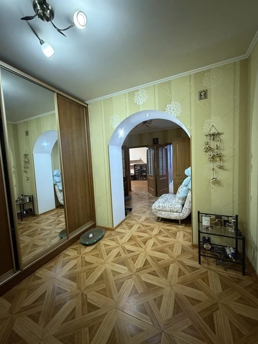 Продаж 2 к кв вул Бориспільська 26 В
