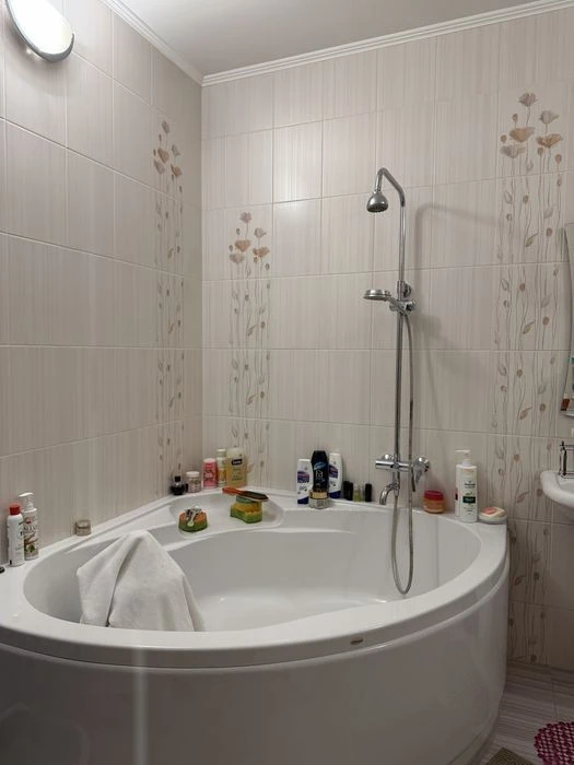 Продаж 2 к кв вул Бориспільська 26 В