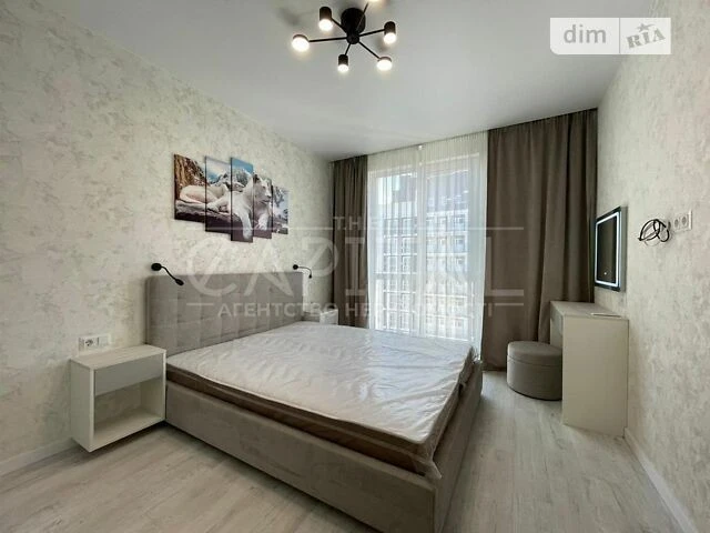 Продаж 3к квартири 61 кв. м на вул. Михайла Максимовича 26 •