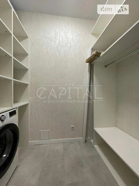 Продаж 3к квартири 61 кв. м на вул. Михайла Максимовича 26 •