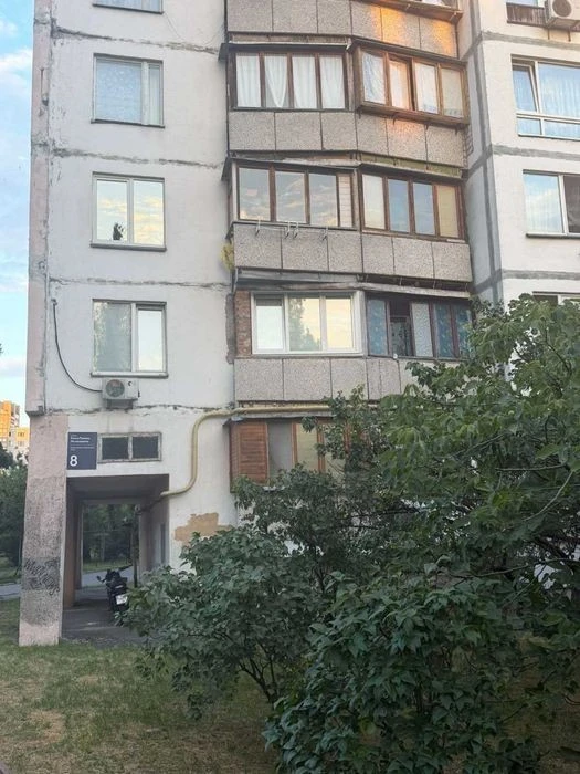 Продаж 3-х кімнатної квартири вул. Жмаченко 8