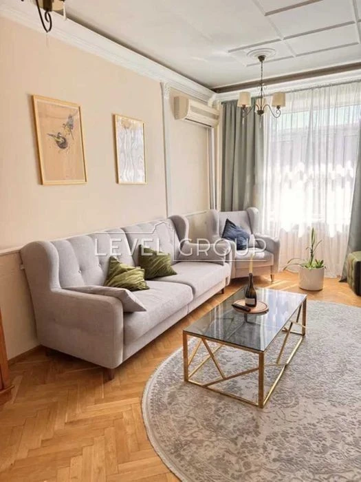 5кім сталінка з ліфтом 158 м. кв. вул Миколи Міхновського бу