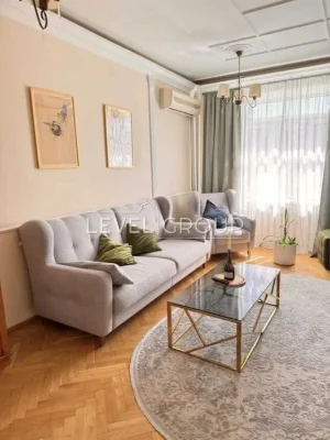 5кім сталінка з ліфтом 158 м. кв. вул Миколи Міхновського бу