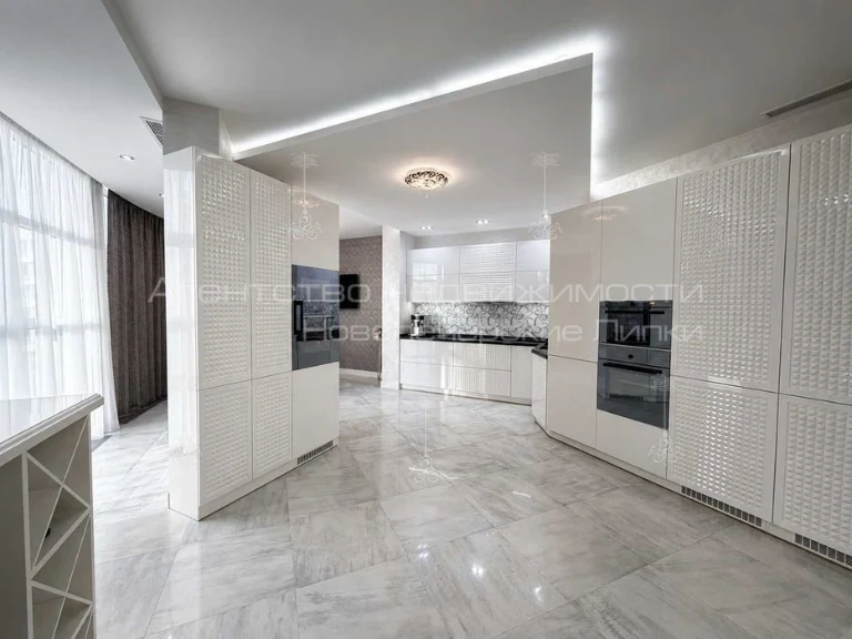 Продаж 4-к дизайнерської квартири 200 м² у ЖК Новопечерські