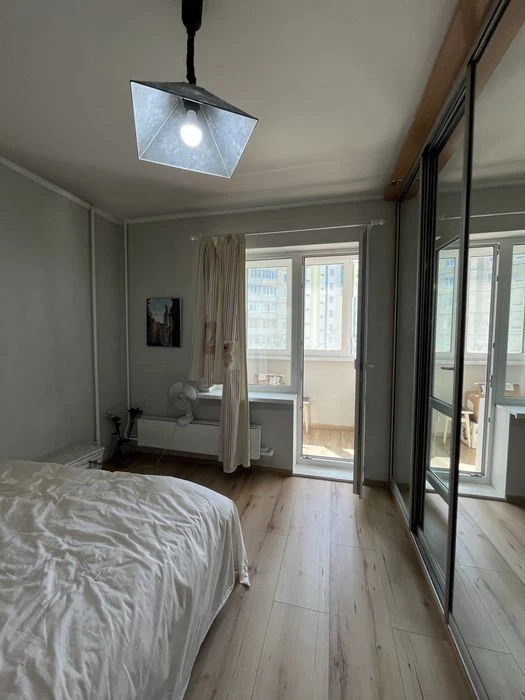 4-к квартира біля М. АКАДЕММІСТЕЧКО | 87,3 М² | 4 балкони |