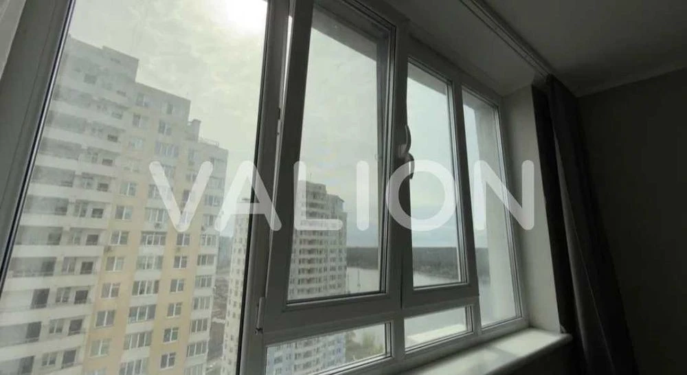 Продам 2кім. квартиру Святошинський район вул. В. Наумовича,