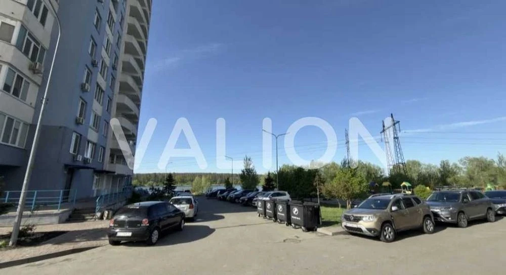 Продам 2кім. квартиру Святошинський район вул. В. Наумовича,